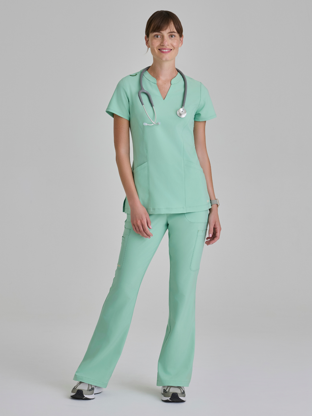 Grey’s Anatomy™ Scrubs Sky Flare Mujer Soft Melon