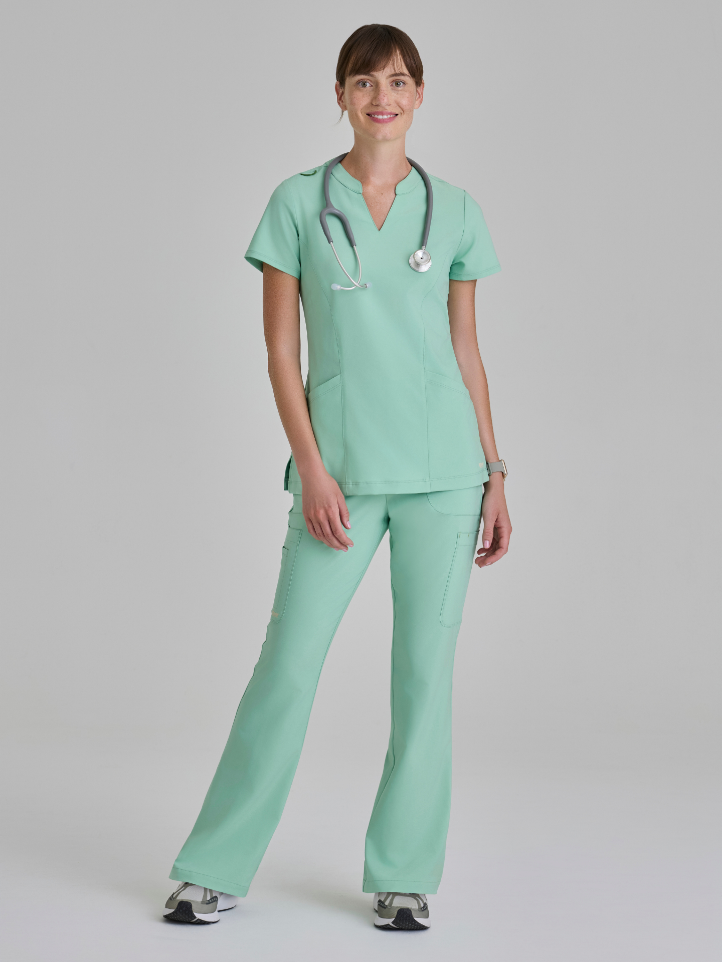 Grey’s Anatomy™ Scrubs Sky Flare Mujer Soft Melon