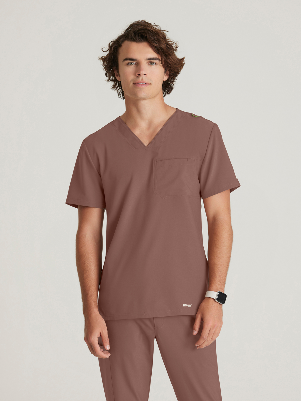 Grey’s Anatomy™ Scrubs Evolve Hombre Driftwood