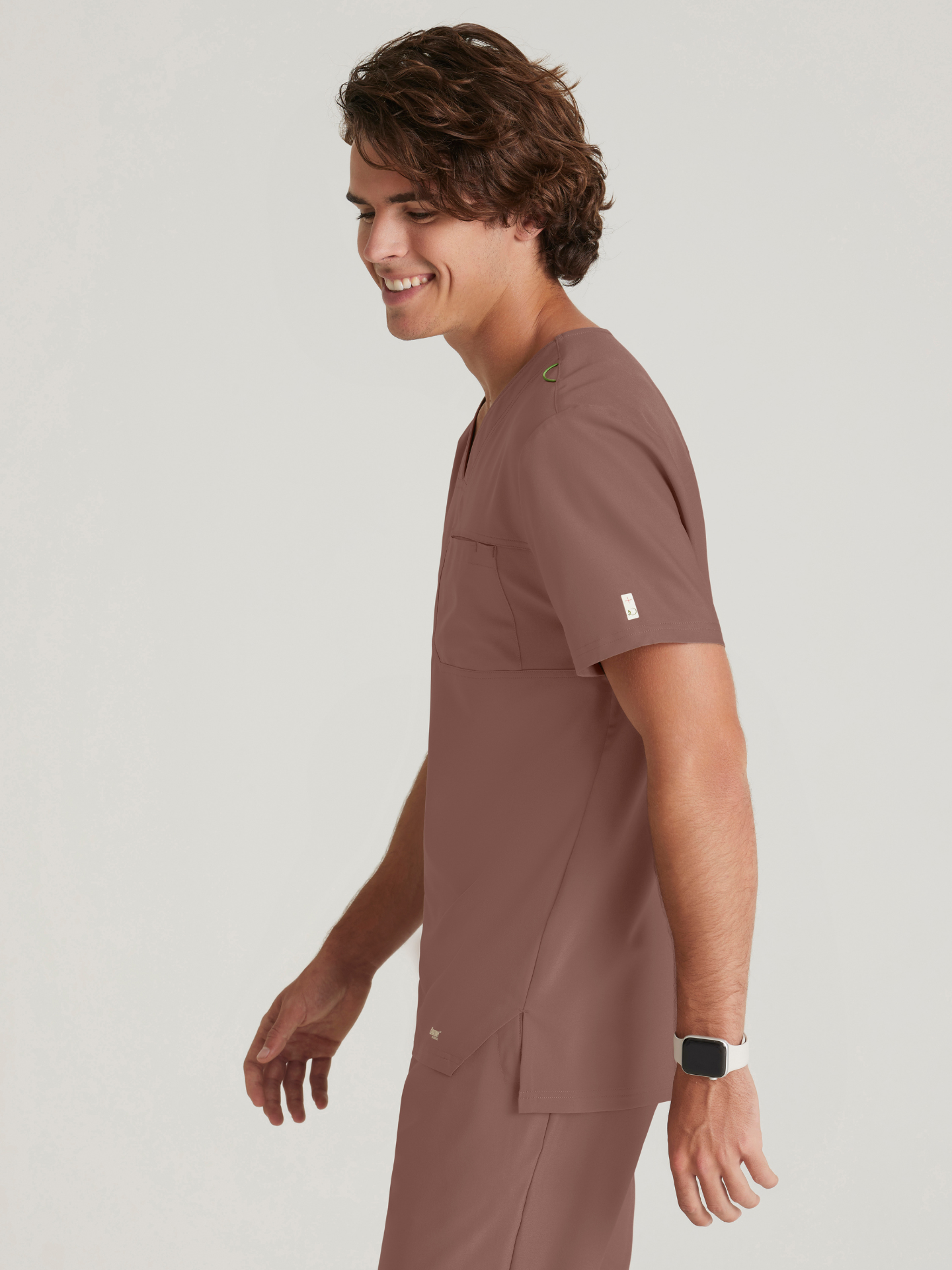 Grey’s Anatomy™ Scrubs Evolve Hombre Driftwood