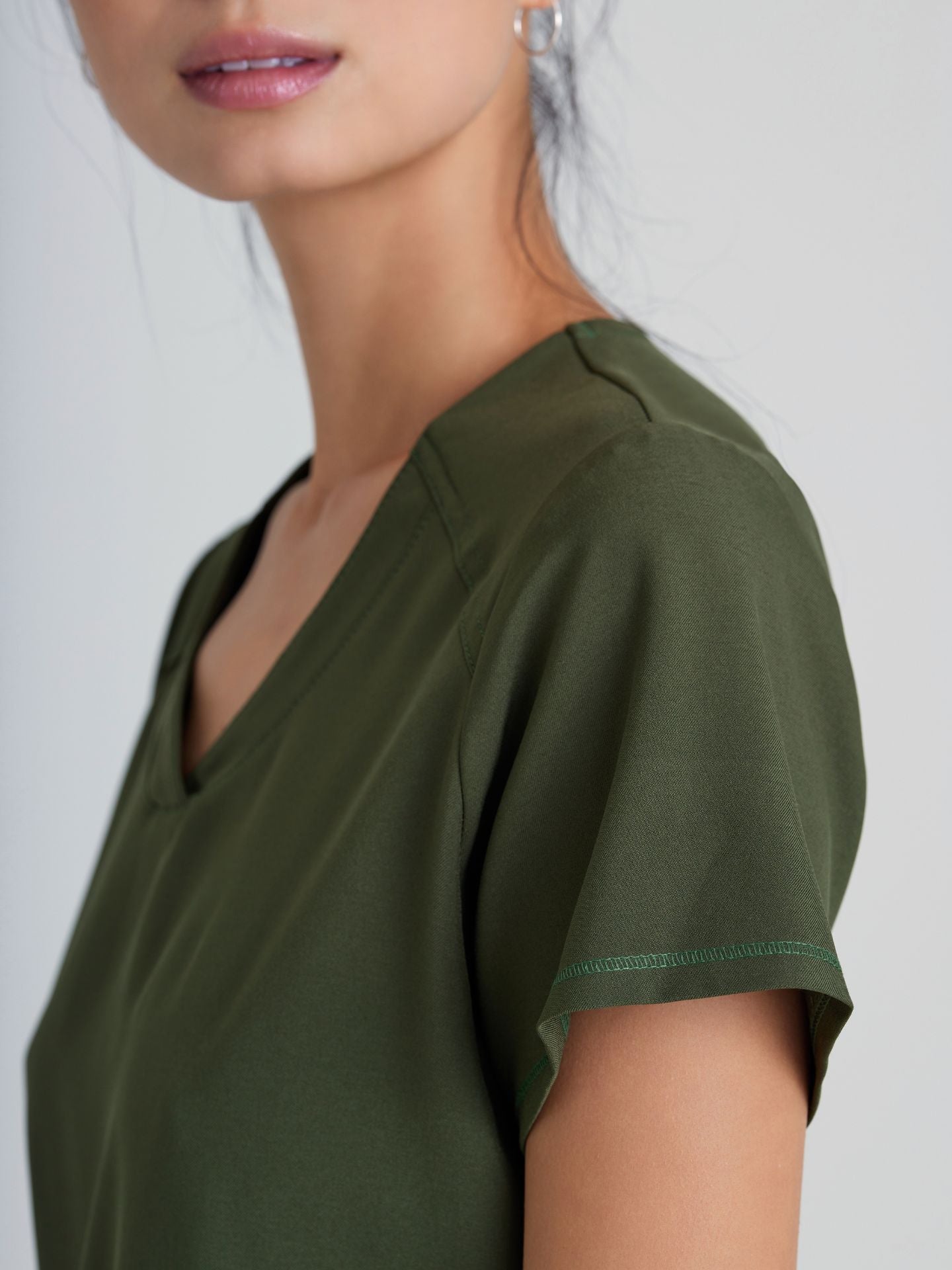 Grey’s Anatomy™ Scrubs Evolve Rhythm Mujer Fern