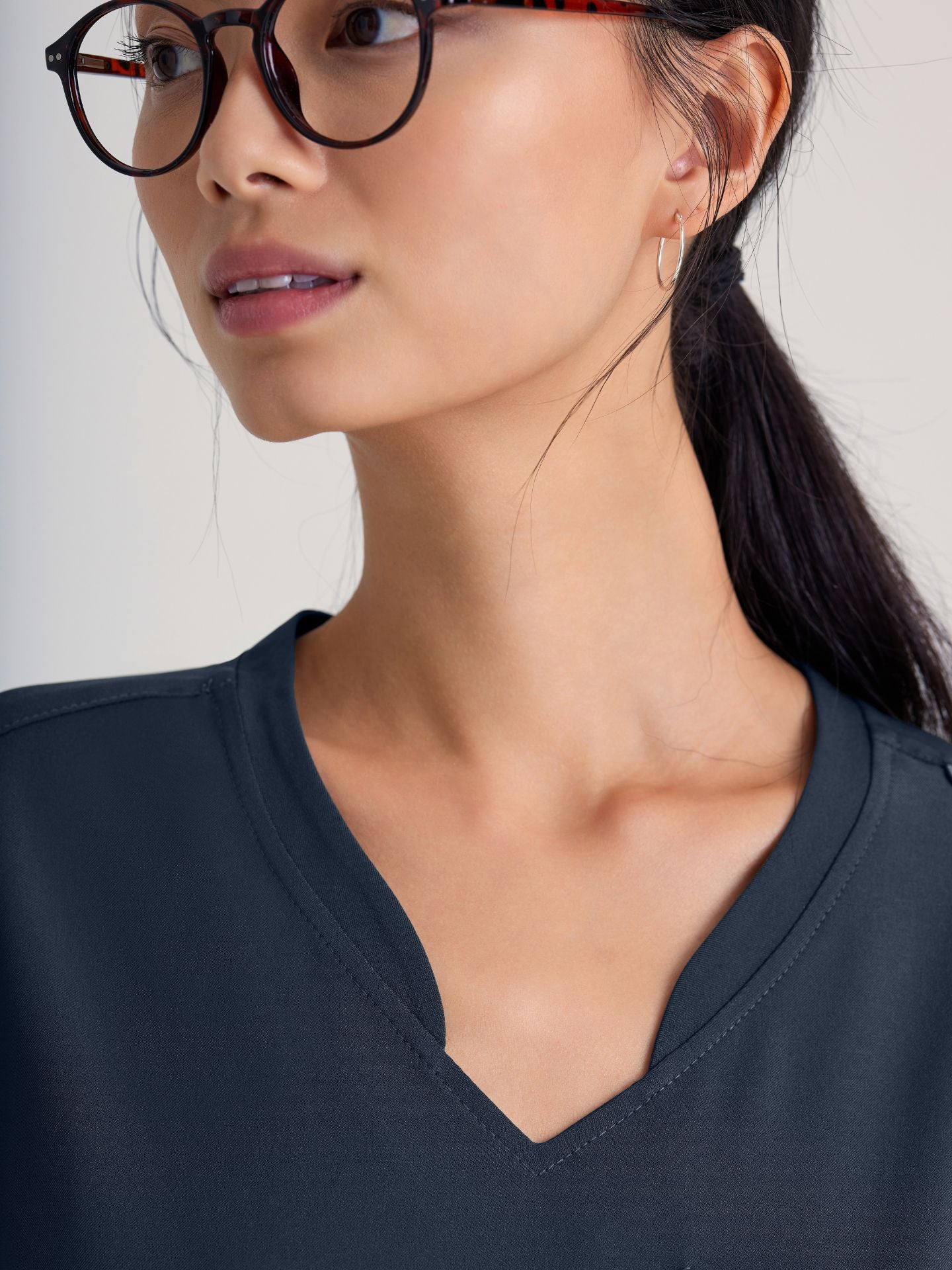 Grey’s Anatomy™ Scrubs Evolve Sway Mujer Steel
