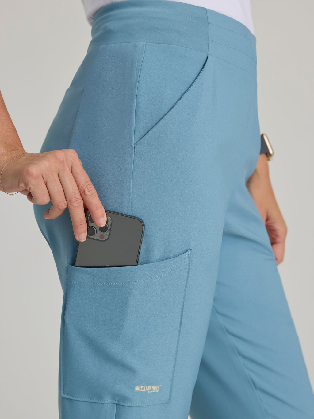Grey’s Anatomy™ Scrubs Evolve Sway Mujer Ocean Mist