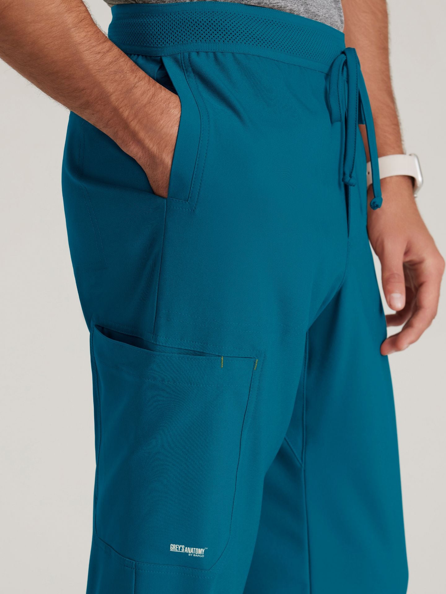 Grey’s Anatomy™ Scrubs Evolve Hombre Bahama