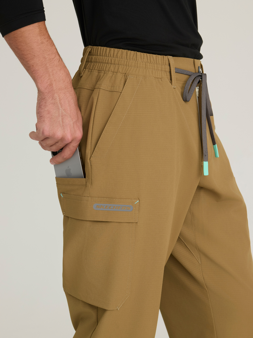Skechers™ Ripstop Scrubs Hombre Duffle